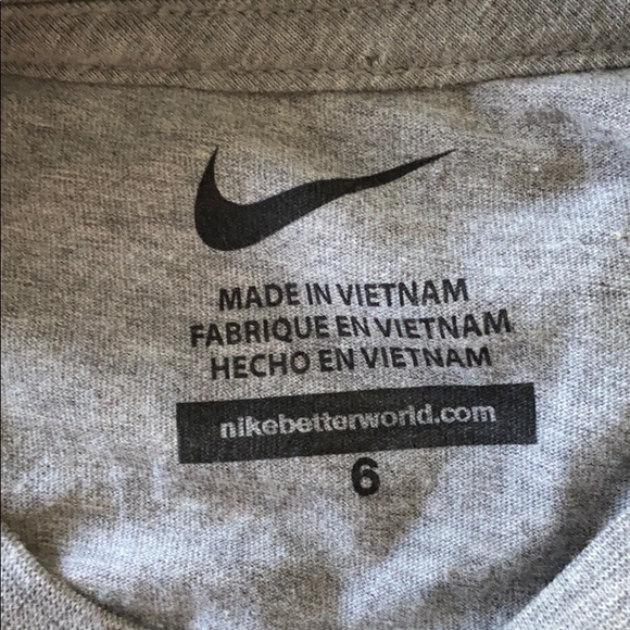 ☀️🏖SALE🏖☀️ NWT Child’s Nike Shirt - Picture 3 of 3